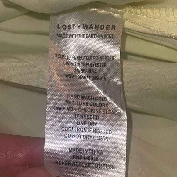 NWTs Lost + Wander Mountain Bloom Tiered Miniskirt Size Medium - Picture 10 of 13